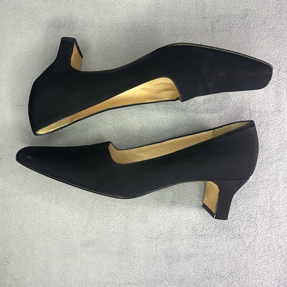 🔥🔥🔥Vera Wang Vintage Kitten Heels Size: 8.5🔥🔥🔥 - Picture 8 of 8